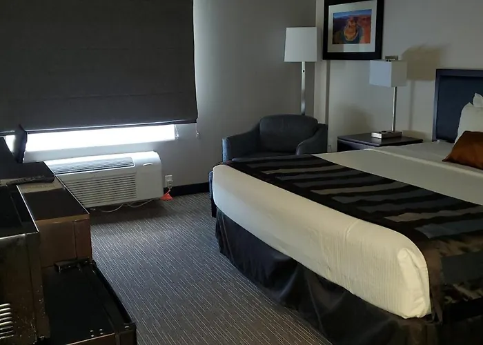 Wingate By Wyndham Powell Hotel