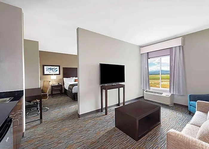 Wingate By Wyndham Powell Hotel