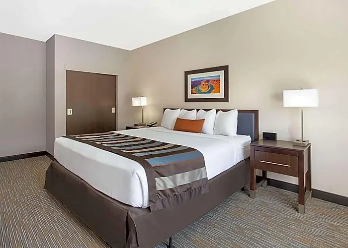 Wingate By Wyndham Powell Hotel