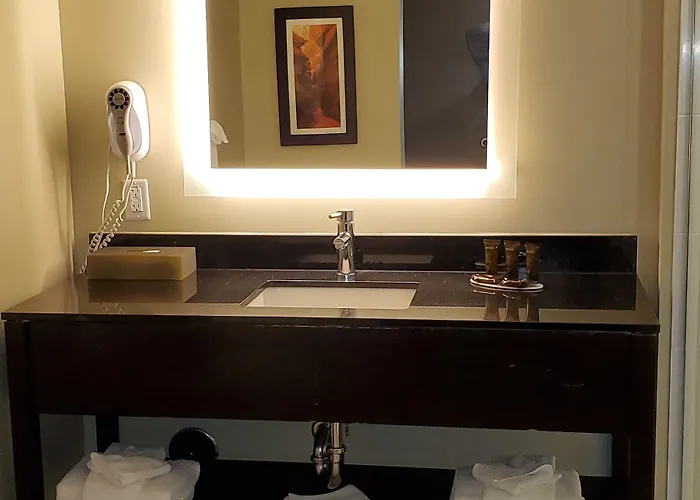 Wingate By Wyndham Powell Hotel